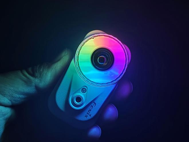 小魔方头灯体验让你爱不释手!瓦力棋牌超轻超能!Fenix(图9) 小魔方头灯体验让你爱不释手!瓦力棋牌超轻超能!Fenix(图9)